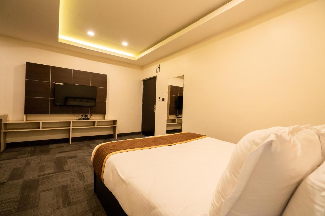 Royale Lalawi Hotel Aizawl Ngoại thất bức ảnh