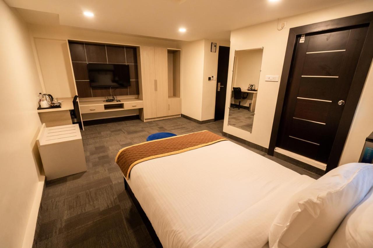 Royale Lalawi Hotel Aizawl Ngoại thất bức ảnh