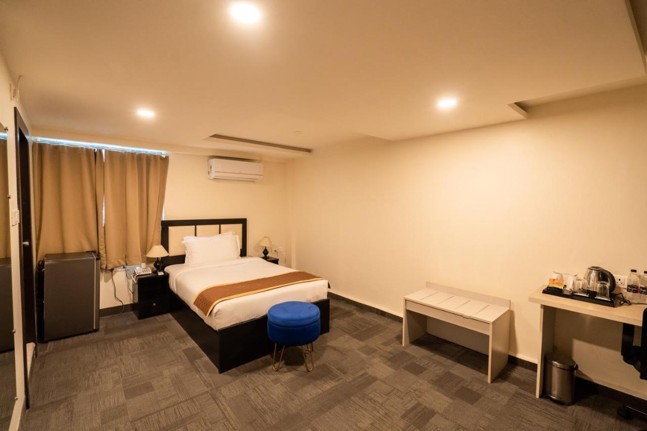 Royale Lalawi Hotel Aizawl Ngoại thất bức ảnh