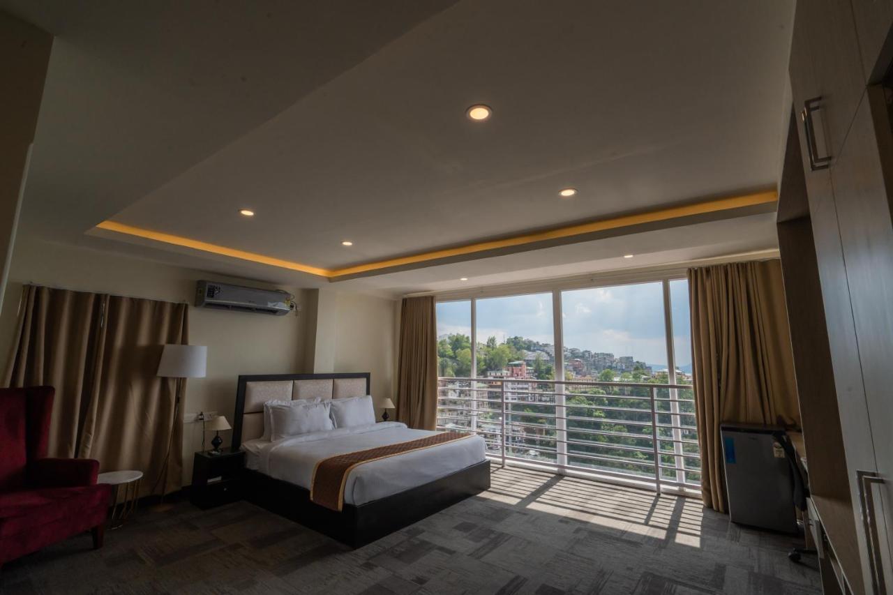 Royale Lalawi Hotel Aizawl Ngoại thất bức ảnh