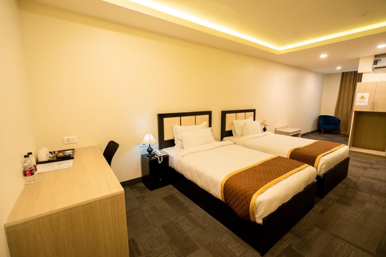 Royale Lalawi Hotel Aizawl Ngoại thất bức ảnh
