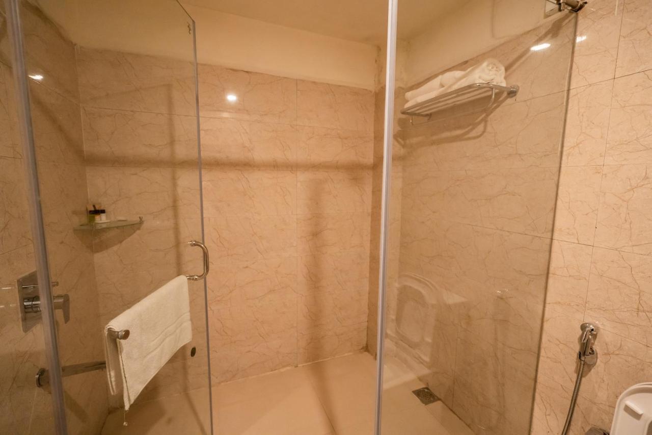 Royale Lalawi Hotel Aizawl Ngoại thất bức ảnh